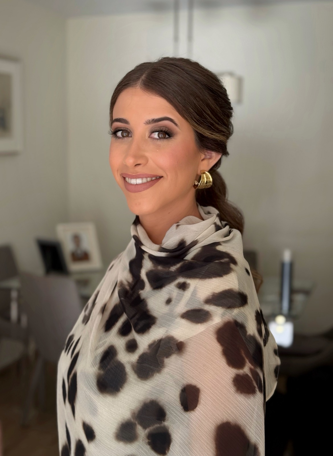Peinado novia tocado Yolanda Iglesias Alcalá Guadaíra Sevilla profesional