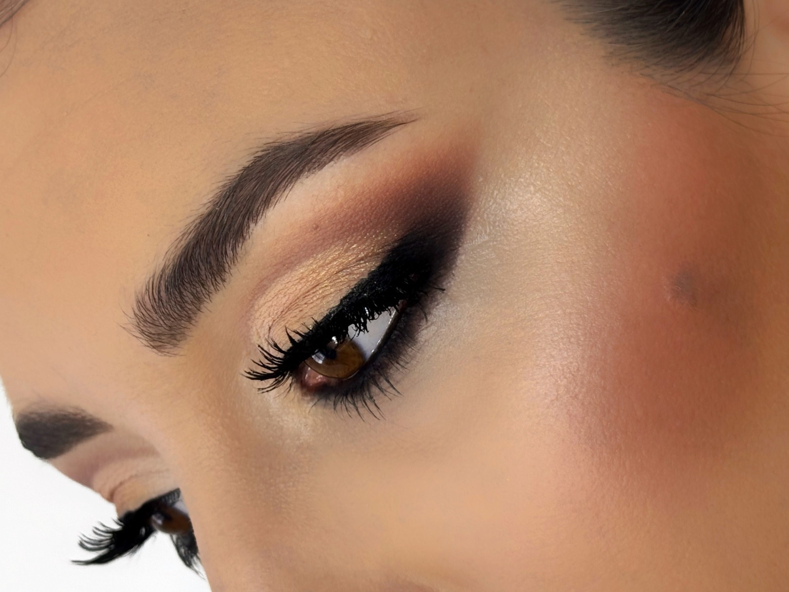 Maquillaje ojos ahumado Yolanda Iglesias Alcalá Guadaíra Sevilla profesional